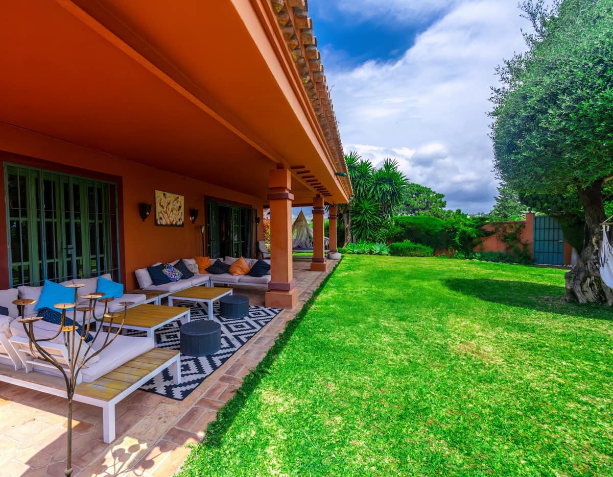 Chalet de 5 habitaciones en Nueva Andalucia en venta con piscina - 2.290.000 € (Ref: 9452828)