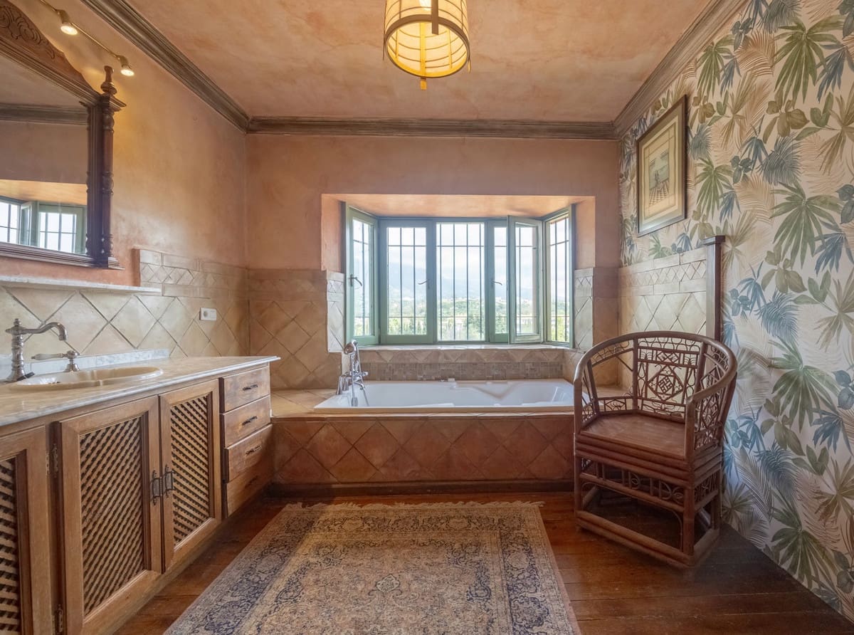 Chalet de 5 habitaciones en Nueva Andalucia en venta con piscina - 2.290.000 € (Ref: 9452828)