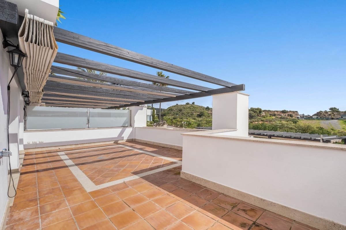 3 bedroom Apartment for sale in Marbella with pool - € 575,000 (Ref: 9452829)