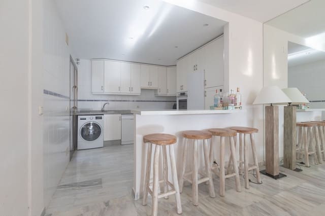 3 makuuhuone Huoneisto myytävänä paikassa Elviria, Marbella mukana uima-altaan - 795 000 € (Ref: 9452830)