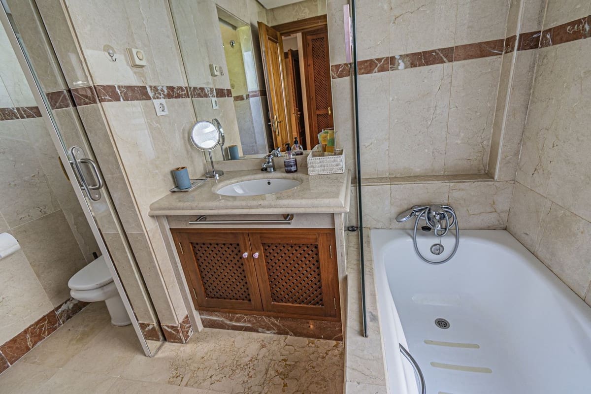 Apartamento de 3 habitaciones en Costalita en venta con piscina - 469.000 € (Ref: 9471238)