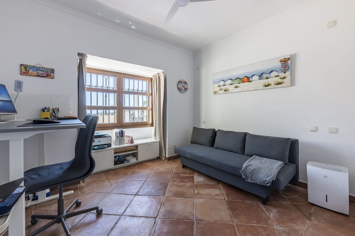 4 Zimmer Haus zu verkaufen in Benahavis mit Pool - 790.000 € (Ref: 9471239)