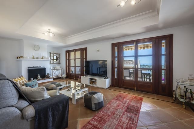 4 makuuhuone Omakotitalo myytävänä paikassa Benahavís pueblo, Benahavís mukana uima-altaan - 790 000 € (Ref: 9471239)