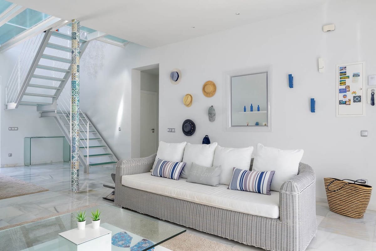 Chalet de 3 habitaciones en Marbella en venta con piscina - 1.990.000 € (Ref: 9471240)