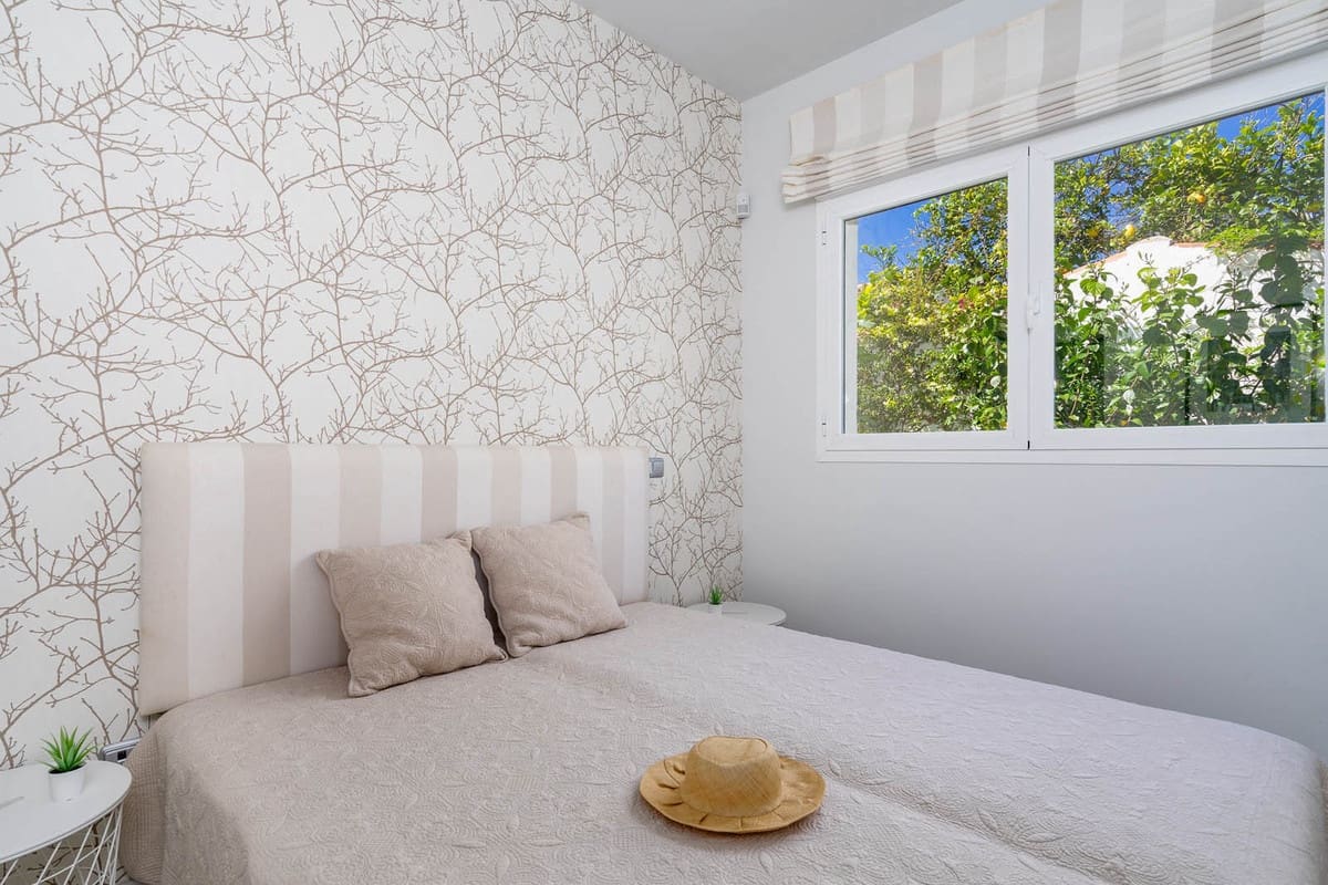 Chalet de 3 habitaciones en Marbella en venta con piscina - 1.990.000 € (Ref: 9471240)