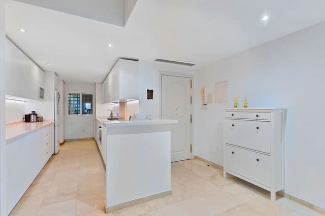 3 soverom Leilighet til salgs i Sierra Blanca, Marbella med svømmebasseng - € 815 000 (Ref: 9471243)