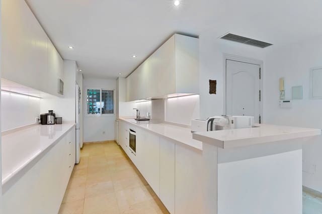 3 soverom Leilighet til salgs i Sierra Blanca, Marbella med svømmebasseng - € 815 000 (Ref: 9471243)