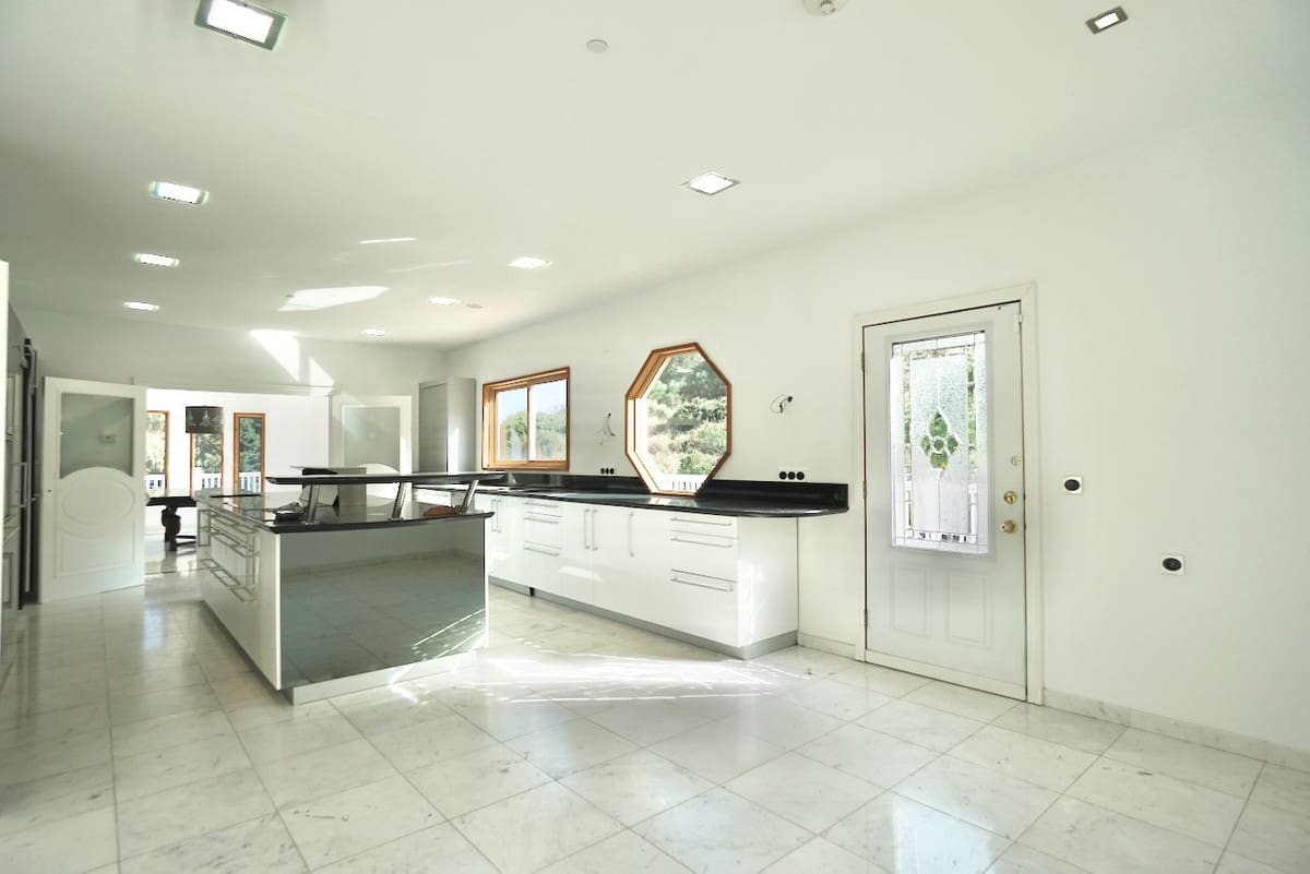 5 soveværelse Villa til salg i Benahavis med swimmingpool - € 1.995.000 (Ref: 9471244)