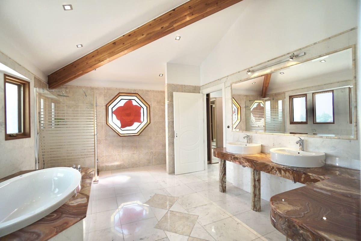 5 soveværelse Villa til salg i Benahavis med swimmingpool - € 1.995.000 (Ref: 9471244)