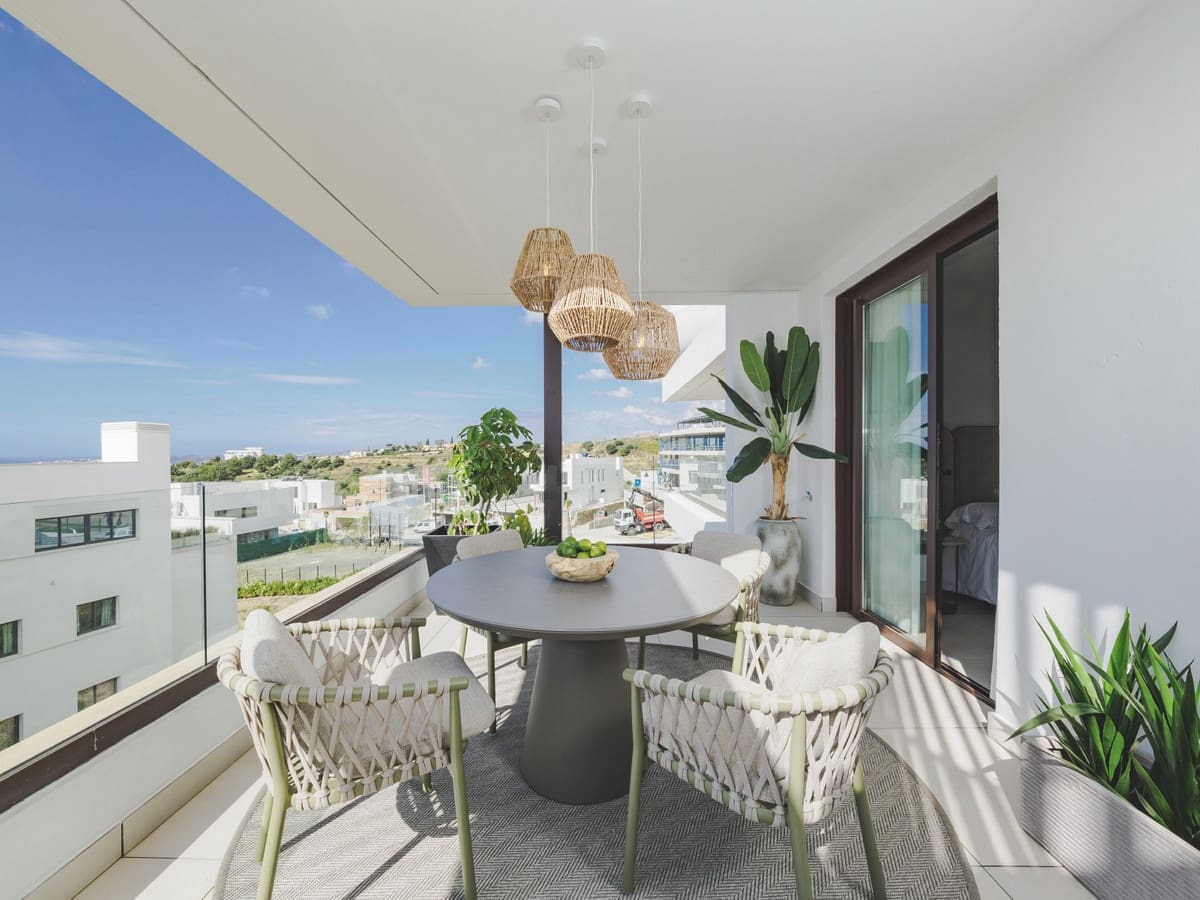 2 bedroom Apartment for sale in Fuengirola with pool - € 499,000 (Ref: 9473159)