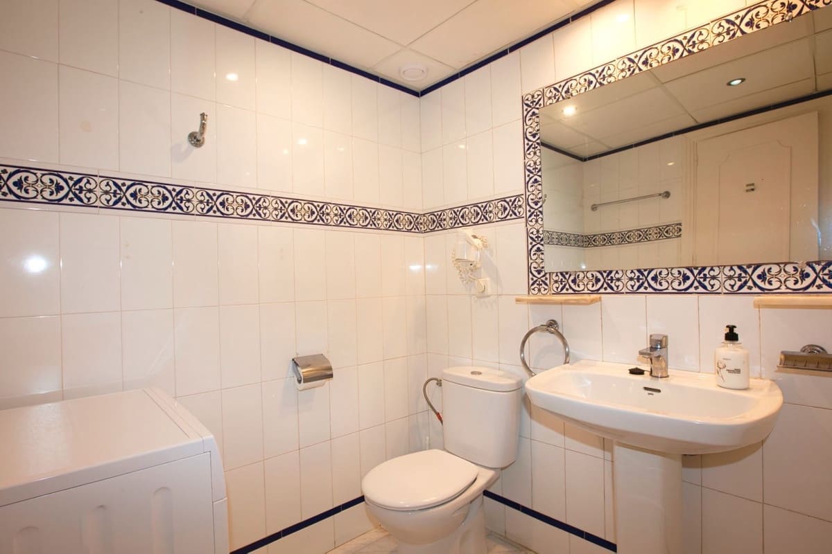 2 soverom Leilighet til salgs i Mijas Costa med svømmebasseng - € 349 000 (Ref: 9476193)