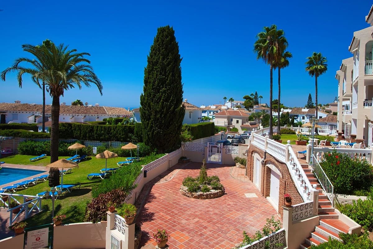 2 soverom Leilighet til salgs i Mijas Costa med svømmebasseng - € 349 000 (Ref: 9476193)