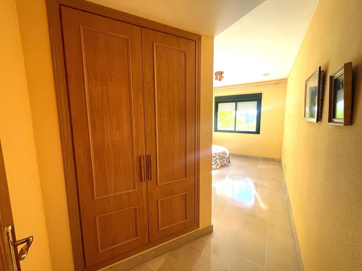 3 bedroom Apartment for sale in San Pedro de Alcantara - € 455,000 (Ref: 9485366)