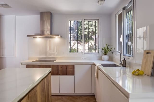 3 makuuhuone Huvila myytävänä paikassa El Madroñal, Benahavís mukana uima-altaan - 1 695 000 € (Ref: 9485367)