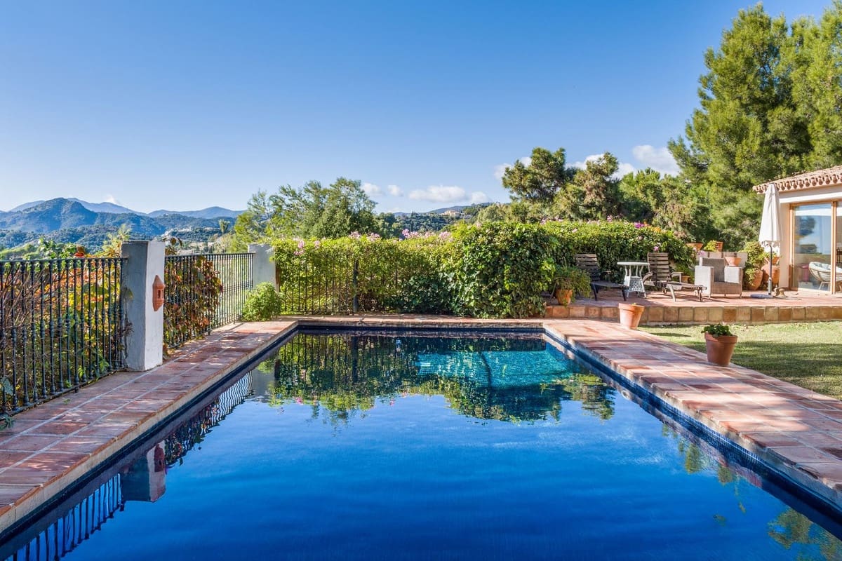 3 makuuhuone Huvila myytävänä paikassa El Madronal mukana uima-altaan - 1 695 000 € (Ref: 9485367)