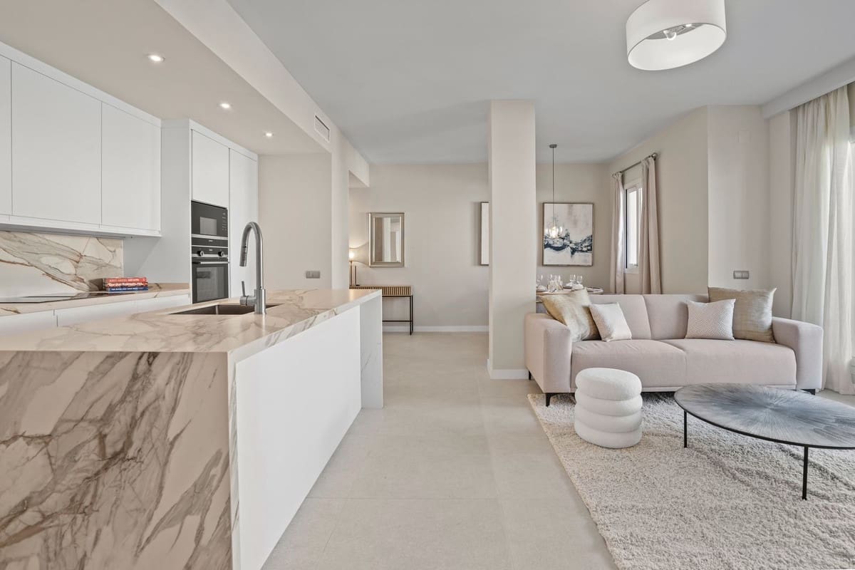 3 soverom Penthouse til salgs i Nueva Andalucia med svømmebasseng - € 895 000 (Ref: 9485369)