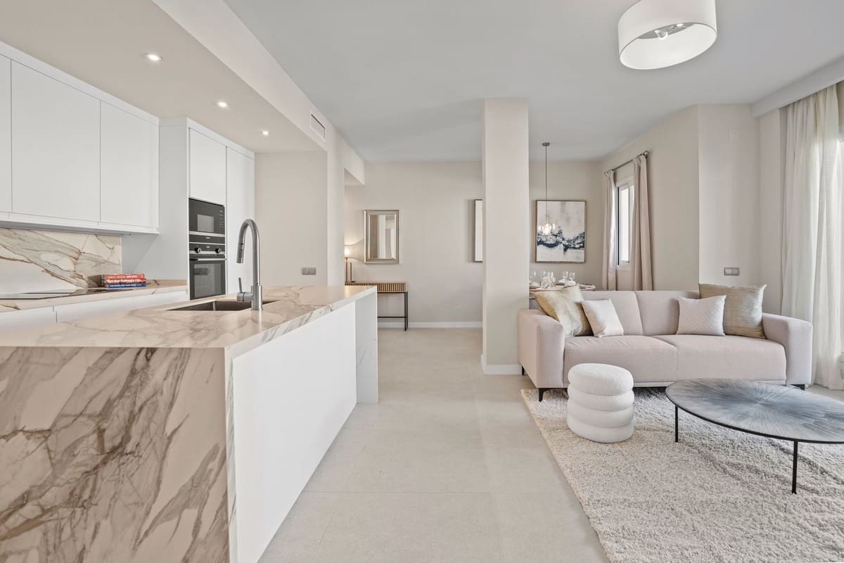 3 soverom Penthouse til salgs i Nueva Andalucia med svømmebasseng - € 895 000 (Ref: 9485369)