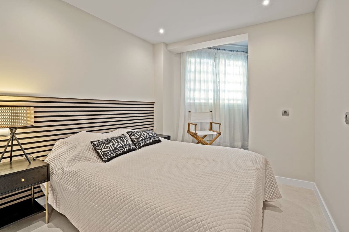 3 soverom Penthouse til salgs i Nueva Andalucia med svømmebasseng - € 895 000 (Ref: 9485369)