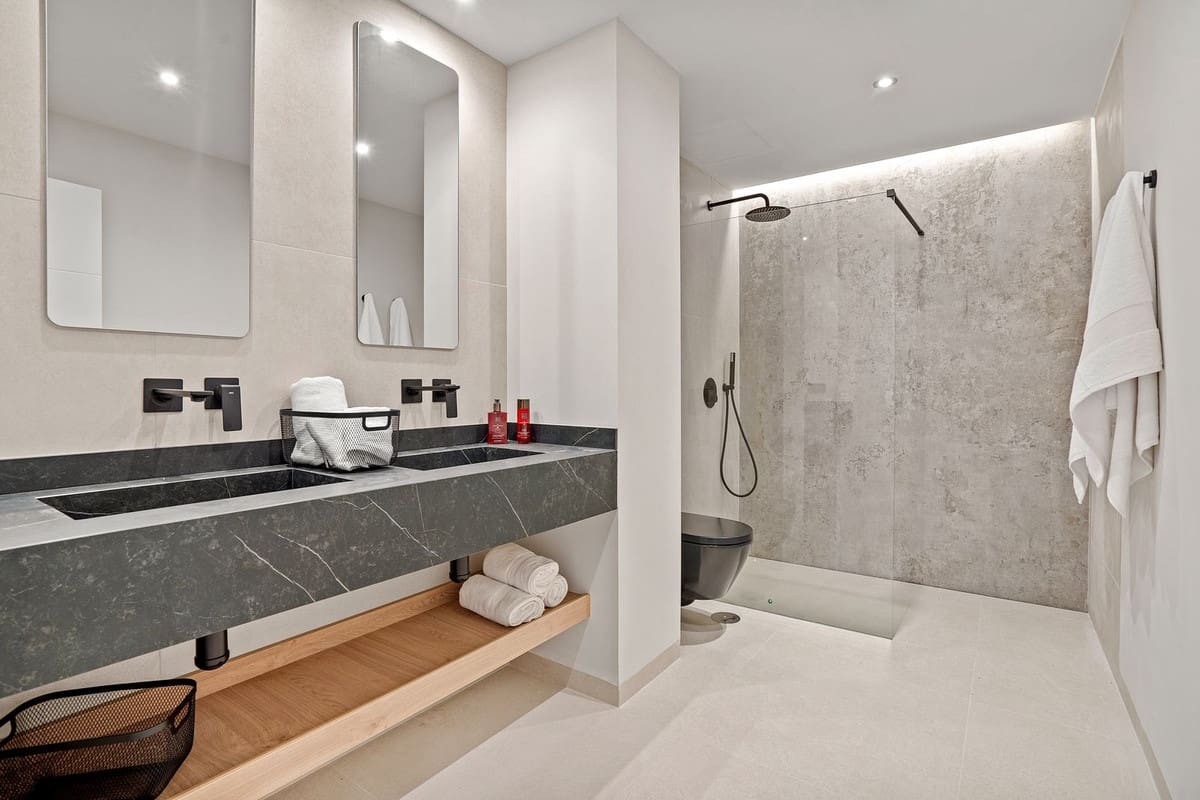 3 soverom Penthouse til salgs i Nueva Andalucia med svømmebasseng - € 895 000 (Ref: 9485369)