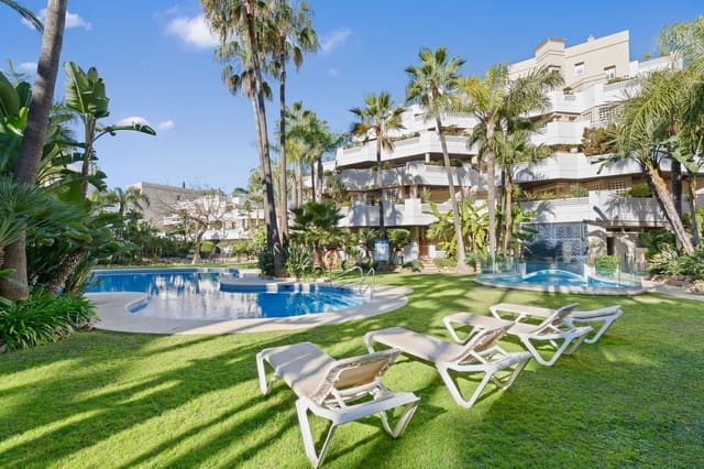 3 soverom Penthouse til salgs i Puerto Banus, Marbella med svømmebasseng - € 895 000 (Ref: 9485369)