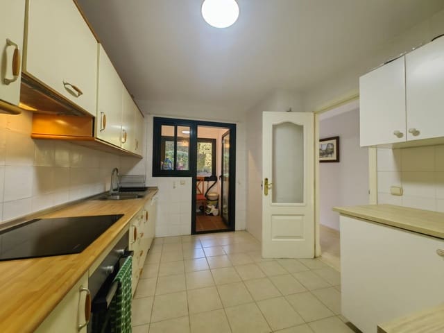 3 slaapkamer Appartement te koop in Guadalmina Alta, Marbella met zwembad - € 449.000 (Ref: 9485370)