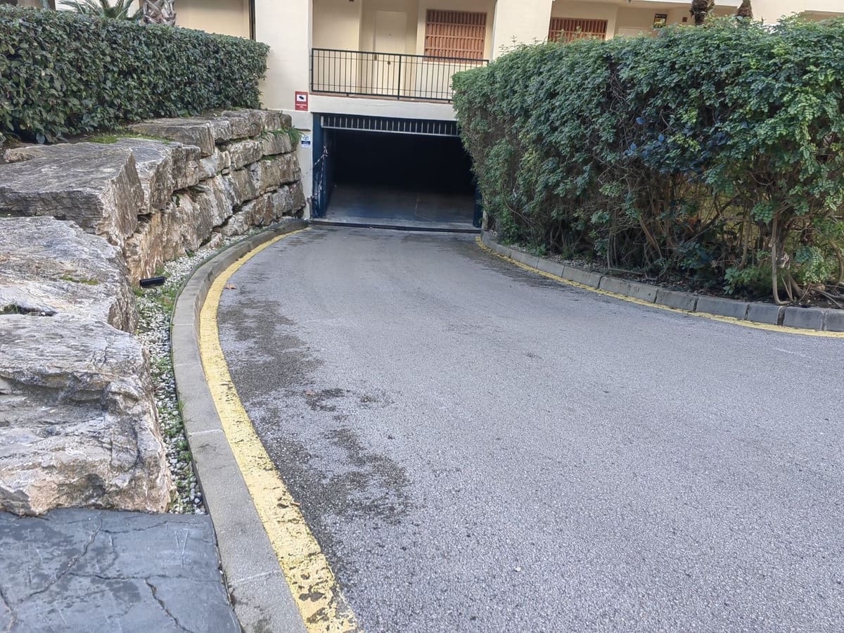 3 slaapkamer Appartement te koop in Guadalmina met zwembad - € 449.000 (Ref: 9485370)