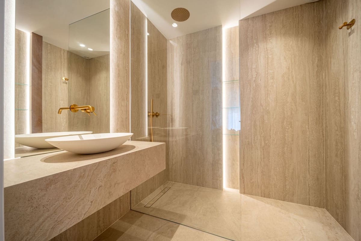 2 bedroom Townhouse for sale in Nueva Andalucia with pool - € 795,000 (Ref: 9485371)