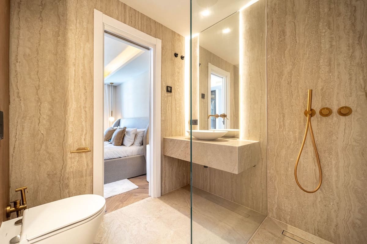 2 bedroom Townhouse for sale in Nueva Andalucia with pool - € 795,000 (Ref: 9485371)