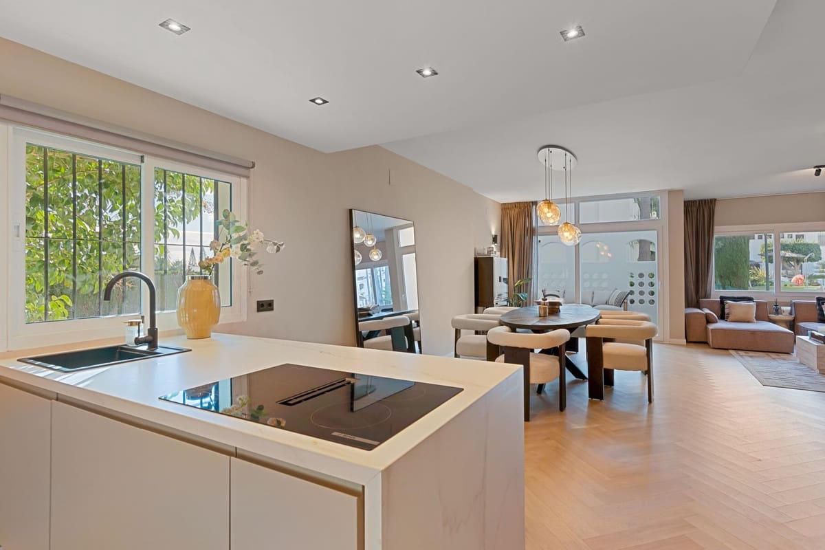 4 slaapkamer Huis te koop in Estepona met zwembad - € 699.000 (Ref: 9485375)