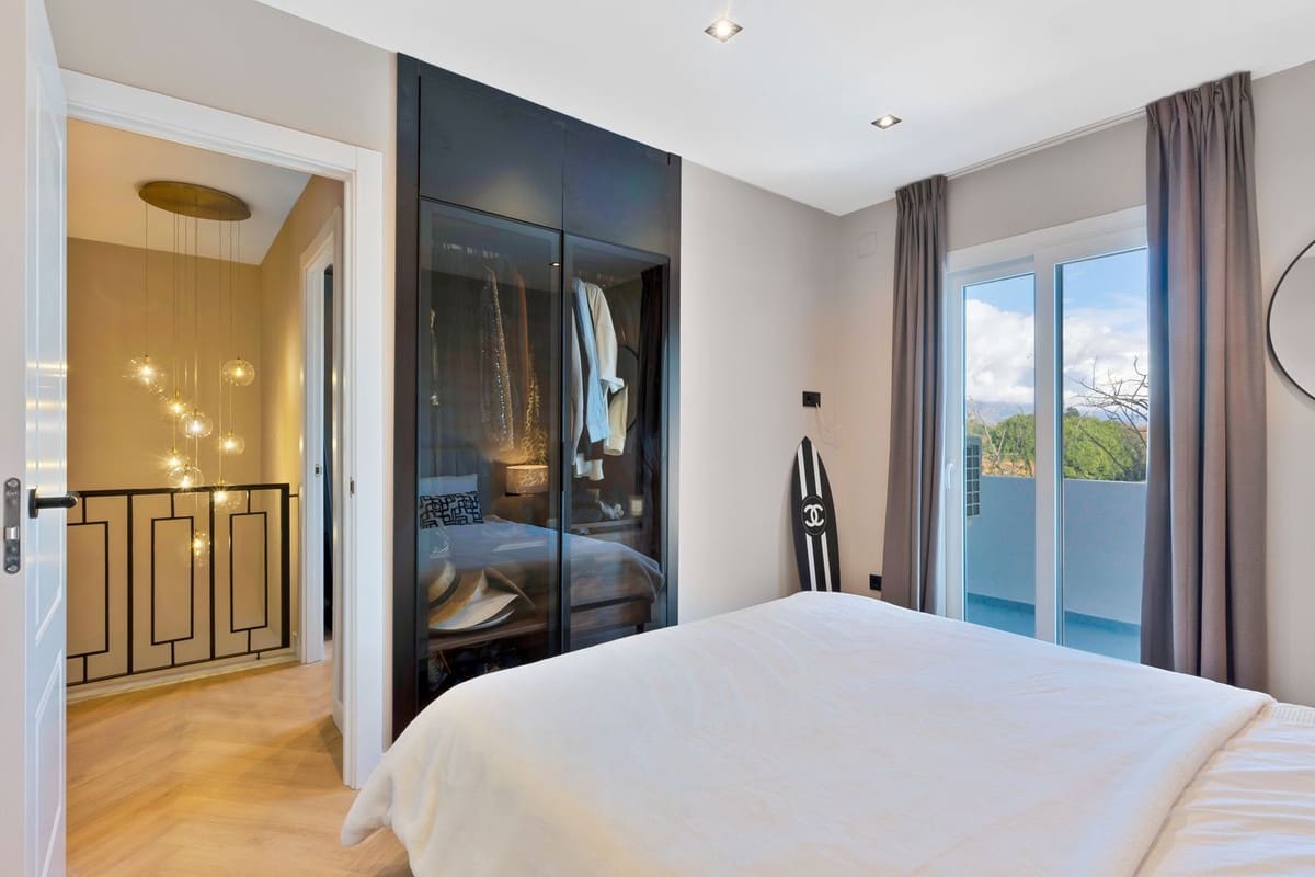 4 slaapkamer Huis te koop in Estepona met zwembad - € 699.000 (Ref: 9485375)