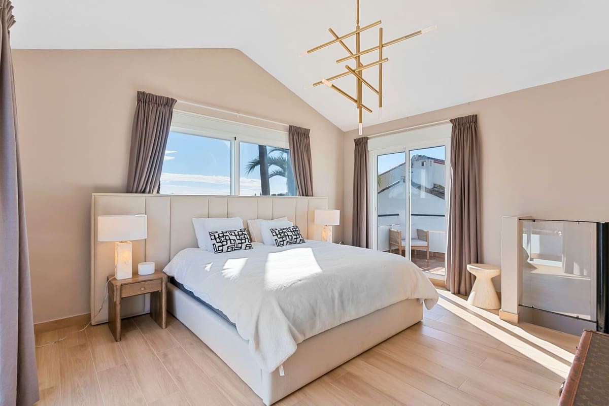 4 slaapkamer Huis te koop in Estepona met zwembad - € 699.000 (Ref: 9485375)