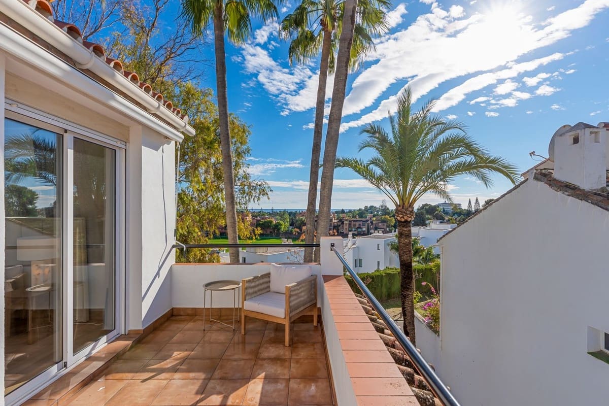 4 slaapkamer Huis te koop in Estepona met zwembad - € 699.000 (Ref: 9485375)