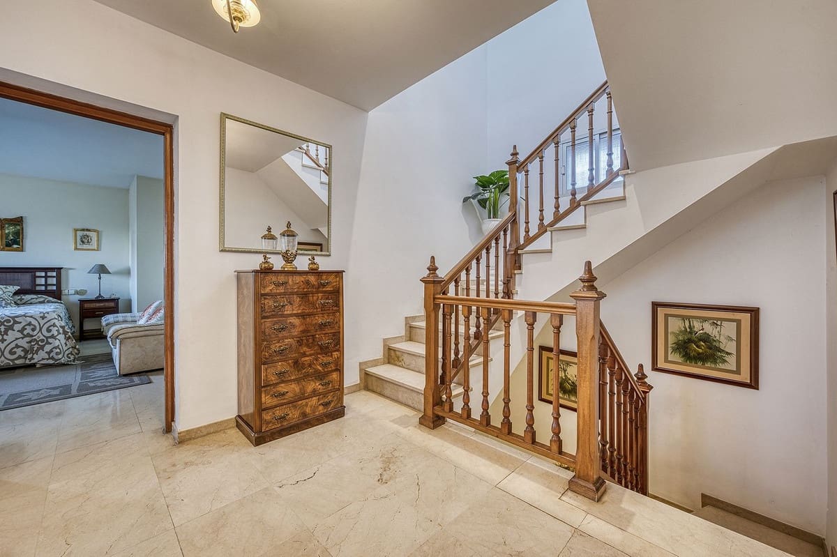 4 soverom Villa til salgs i Marbella med svømmebasseng - € 1 150 000 (Ref: 9488756)