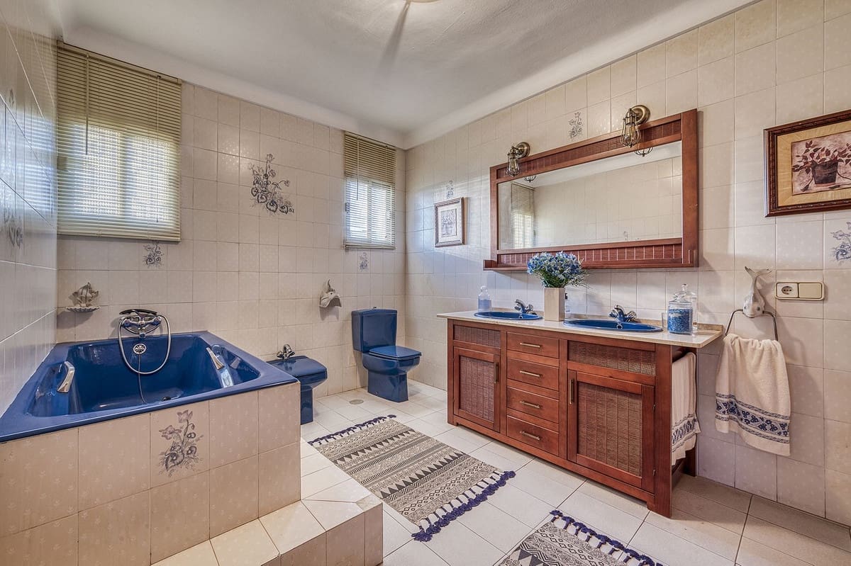 4 soverom Villa til salgs i Marbella med svømmebasseng - € 1 150 000 (Ref: 9488756)