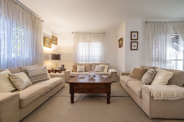 4 soverom Villa til salgs i Casco Antiguo, Marbella med svømmebasseng - € 1 150 000 (Ref: 9488756)