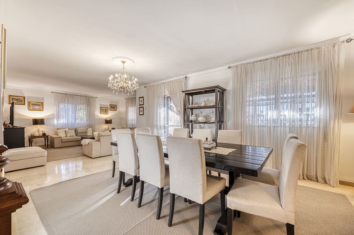 4 soverom Villa til salgs i Marbella med svømmebasseng - € 1 150 000 (Ref: 9488756)