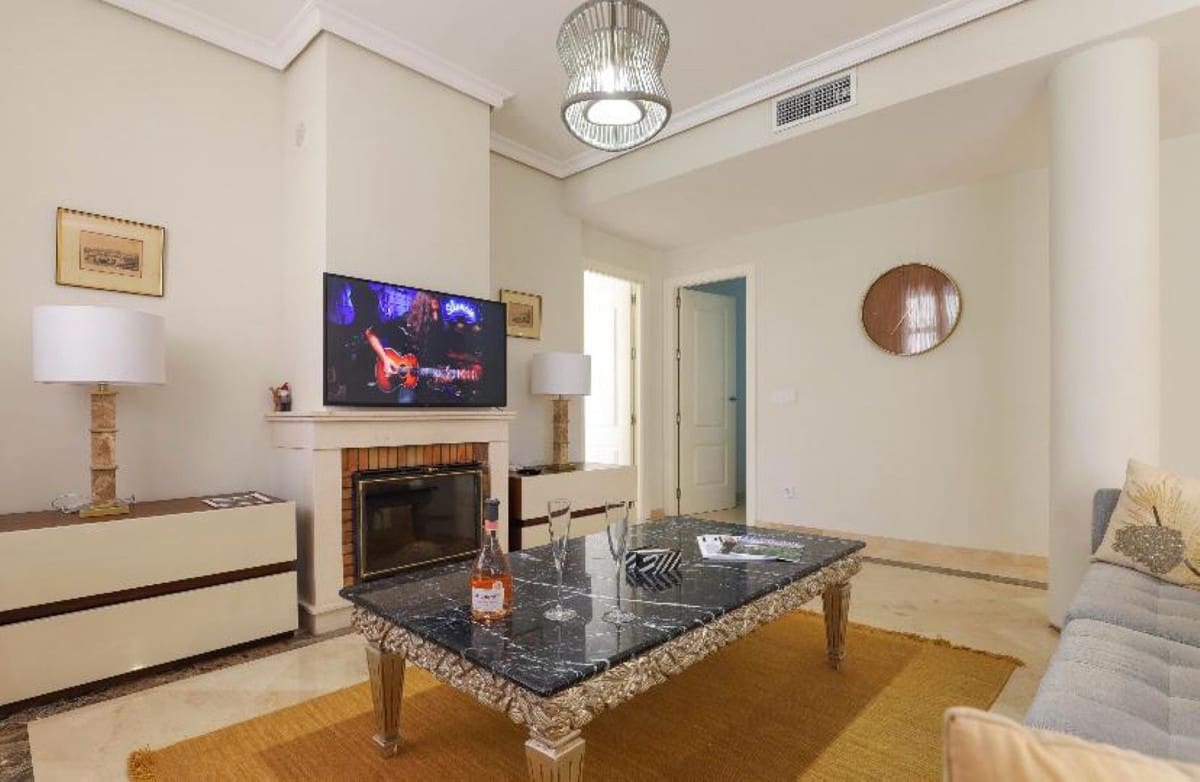 2 sypialnia Apartament na sprzedaż w Nueva Andalucia z basenem - 645 000 € (Ref: 9488757)