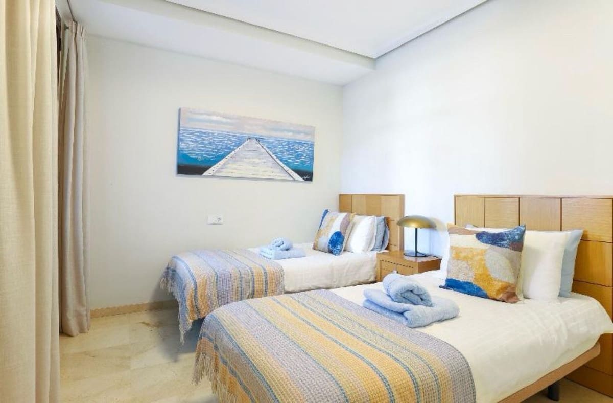 2 sypialnia Apartament na sprzedaż w Nueva Andalucia z basenem - 645 000 € (Ref: 9488757)