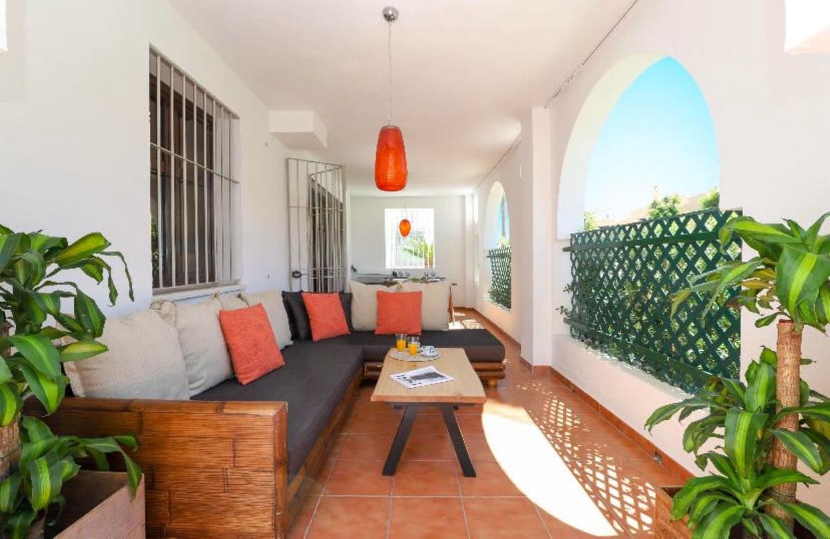 2 sypialnia Apartament na sprzedaż w Nueva Andalucia z basenem - 645 000 € (Ref: 9488757)