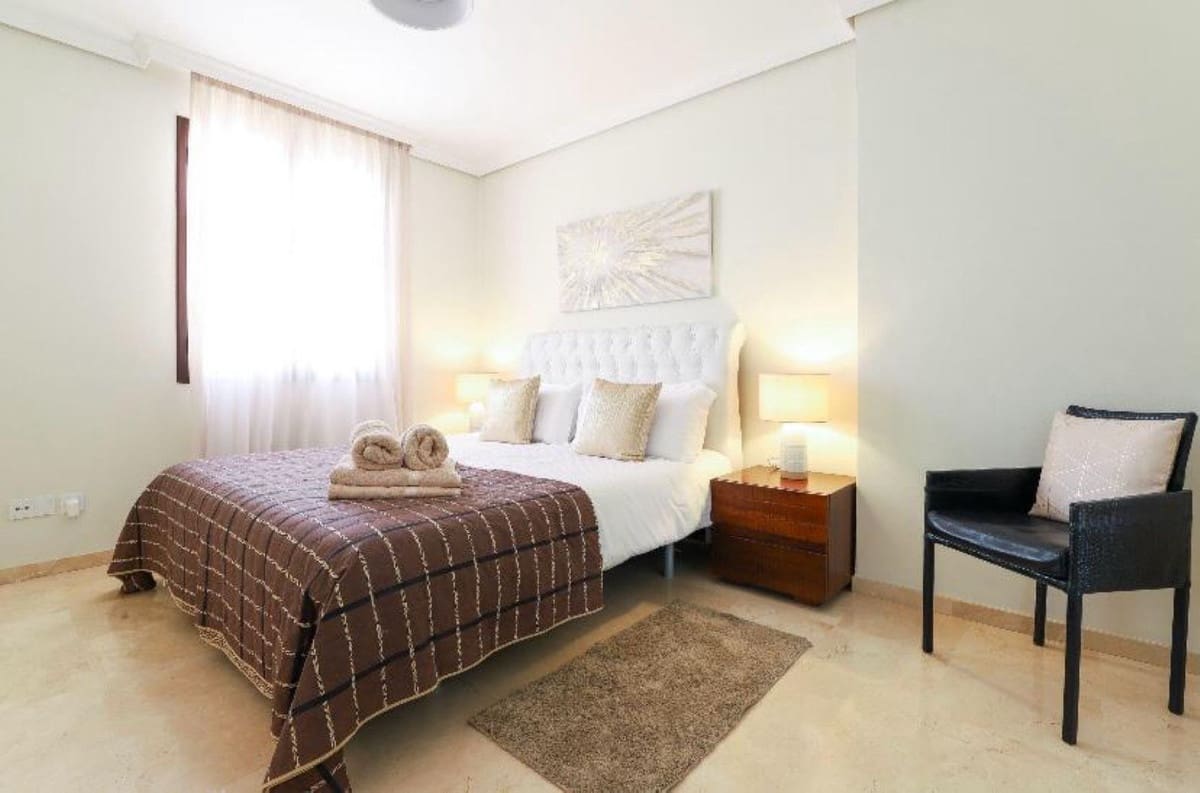 2 sypialnia Apartament na sprzedaż w Nueva Andalucia z basenem - 645 000 € (Ref: 9488757)