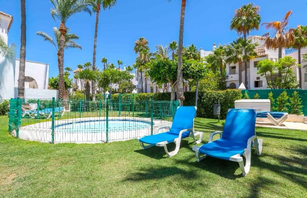 2 sypialnia Apartament na sprzedaż w Nueva Andalucia z basenem - 645 000 € (Ref: 9488757)