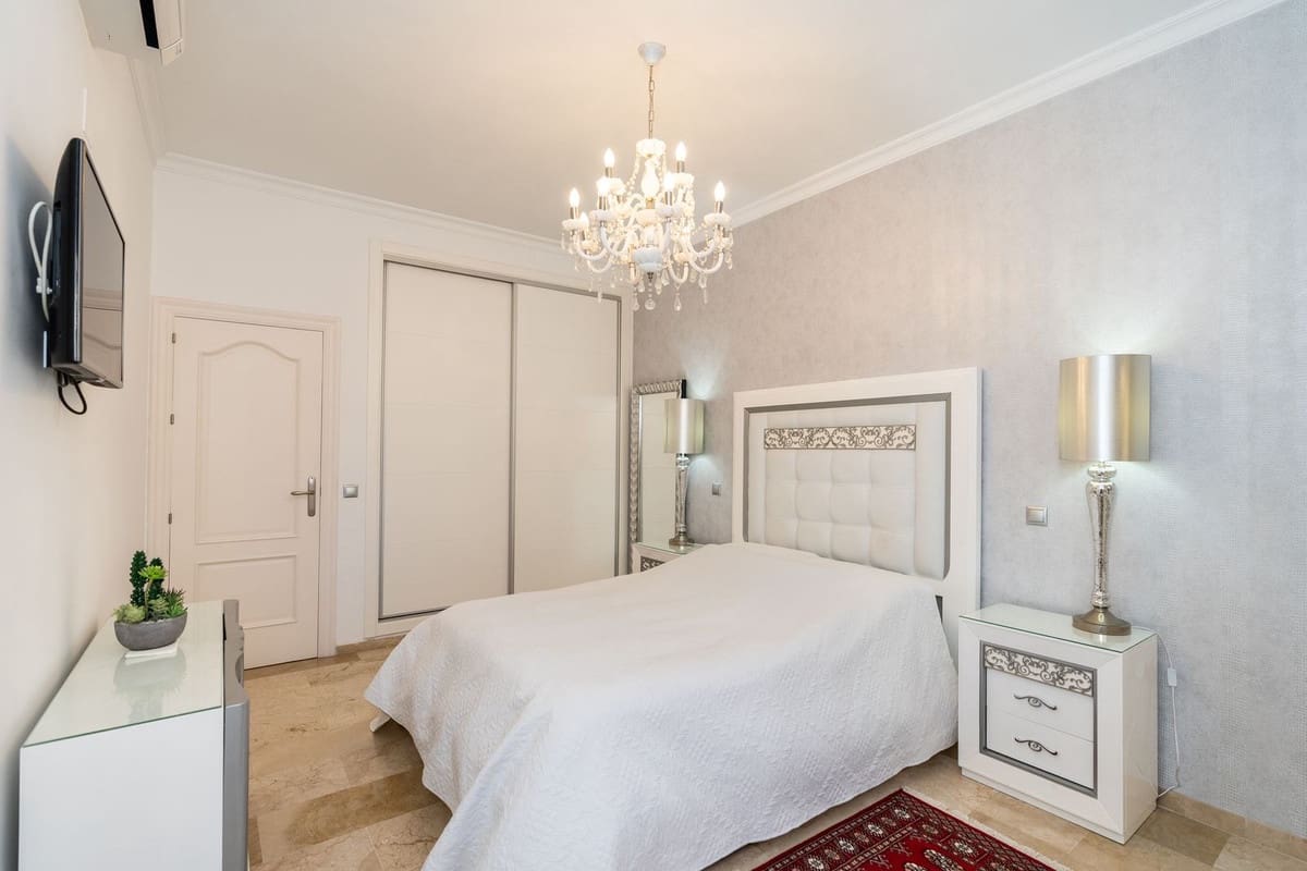 4 soveværelse Lejlighed til salg i Marbella - € 1.345.000 (Ref: 9499170)