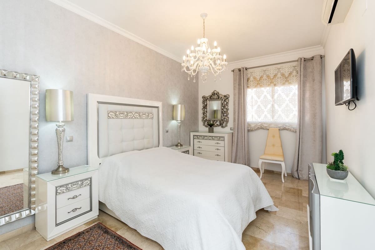 4 soveværelse Lejlighed til salg i Marbella - € 1.345.000 (Ref: 9499170)