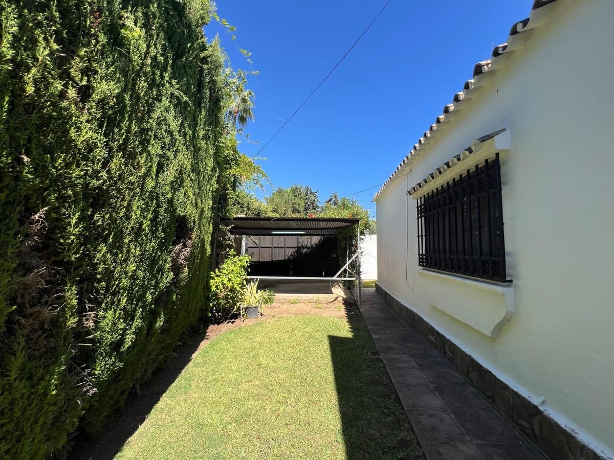 4 soveværelse Villa til salg i Estepona med swimmingpool - € 950.000 (Ref: 9508993)