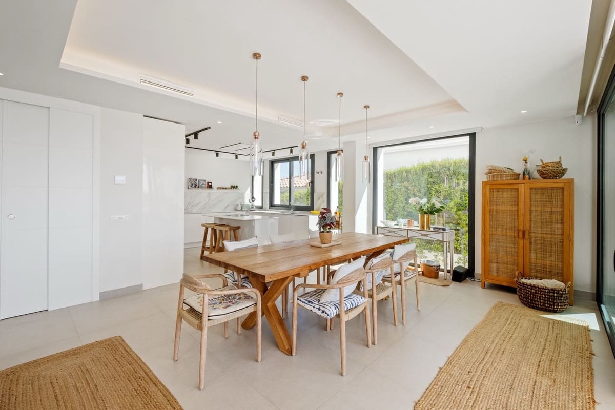 4 chambre Villa/Maison à vendre à Riviera del Sol avec piscine - 1 875 000 € (Ref: 9508994)