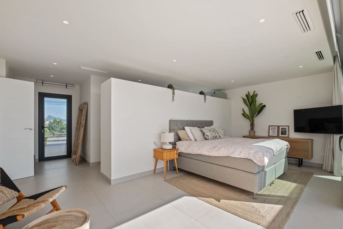 4 chambre Villa/Maison à vendre à Riviera del Sol avec piscine - 1 875 000 € (Ref: 9508994)