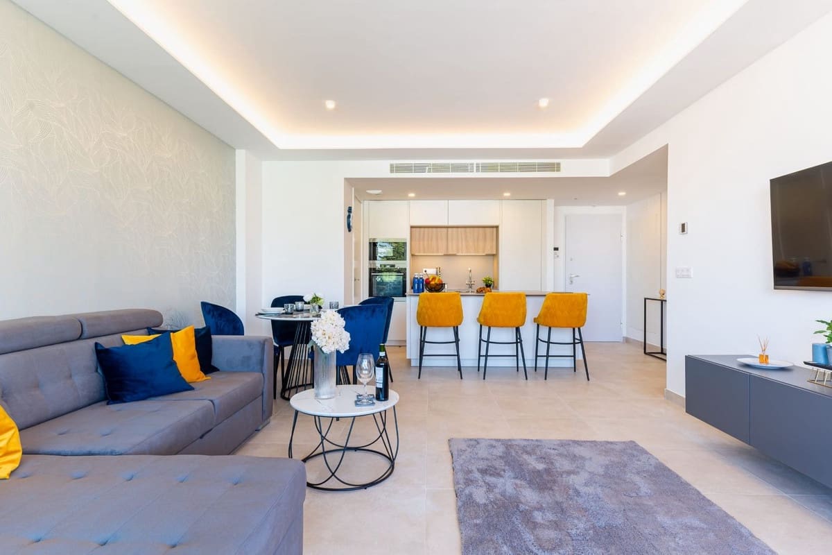 2 soveværelse Lejlighed til salg i Fuengirola med swimmingpool - € 595.000 (Ref: 9508995)