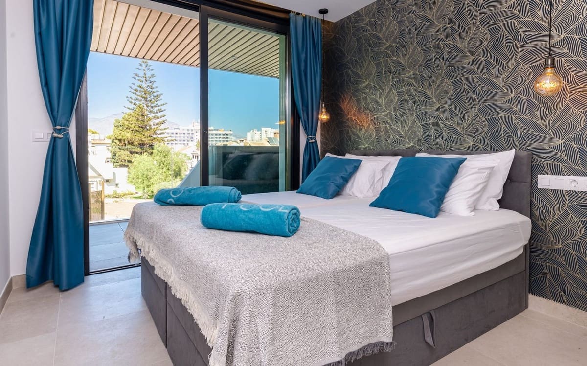 2 soveværelse Lejlighed til salg i Fuengirola med swimmingpool - € 595.000 (Ref: 9508995)