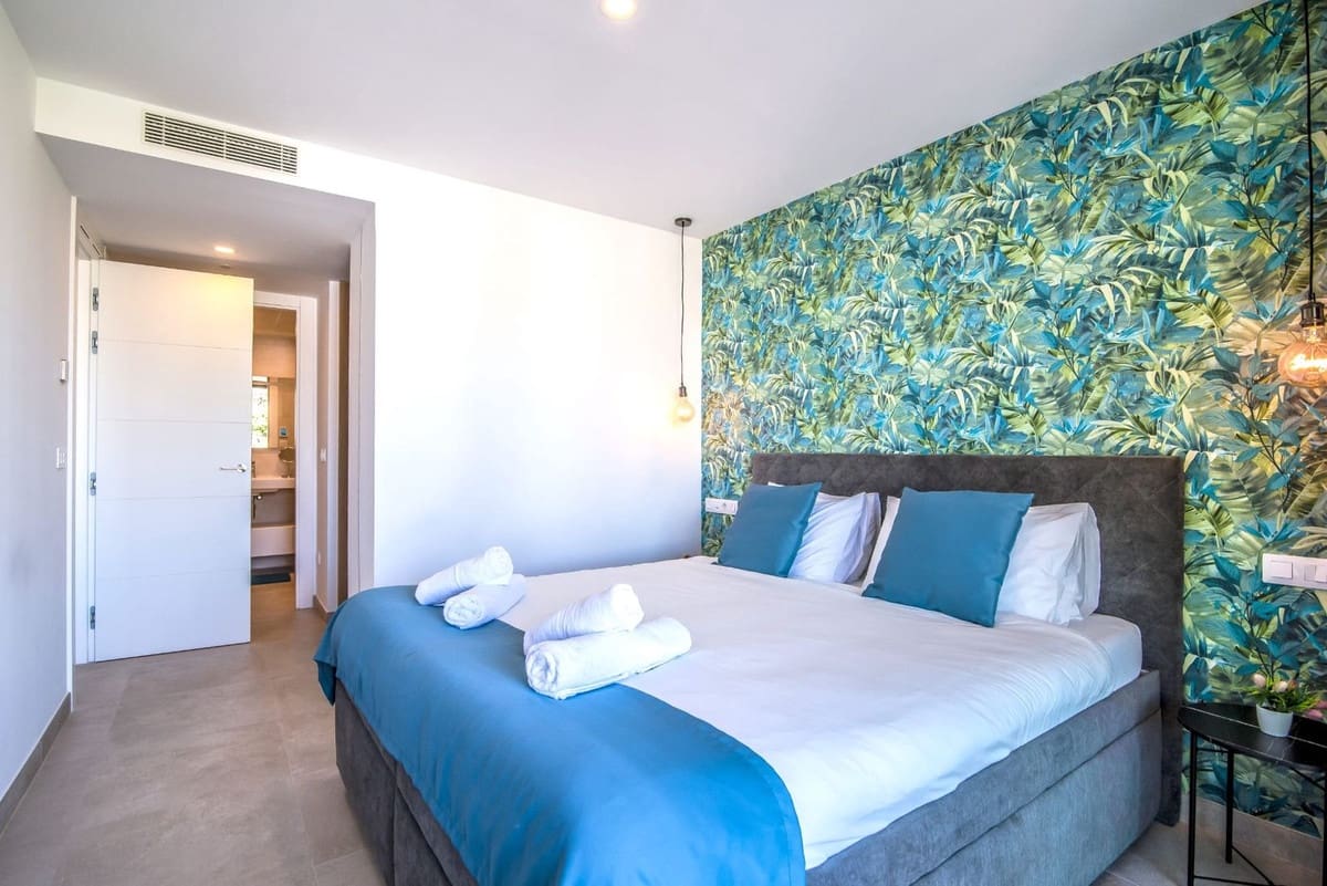 2 soveværelse Lejlighed til salg i Fuengirola med swimmingpool - € 595.000 (Ref: 9508995)