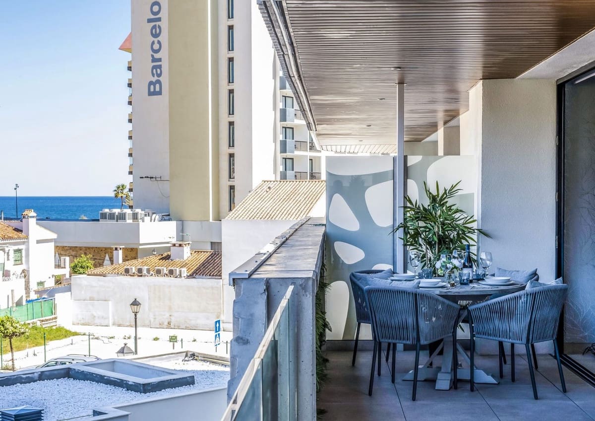 2 soveværelse Lejlighed til salg i Fuengirola med swimmingpool - € 595.000 (Ref: 9508995)